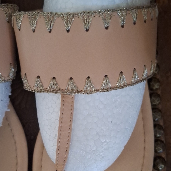 Crown & Ivy Maryna Tan Sandals with Gold Accents Sandals - Picture 2 of 6